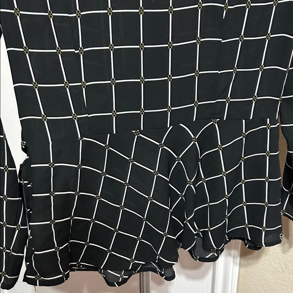 Michael Kors Black and White Checkered Long Sleevel - Picture 8 of 13